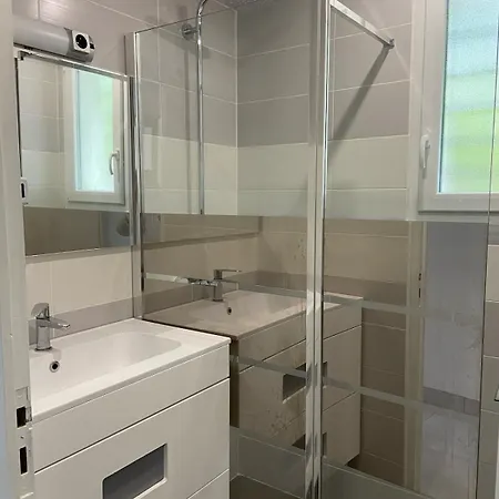 Appartement A 200m De La *